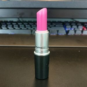 Mac candy yum yum lipstick